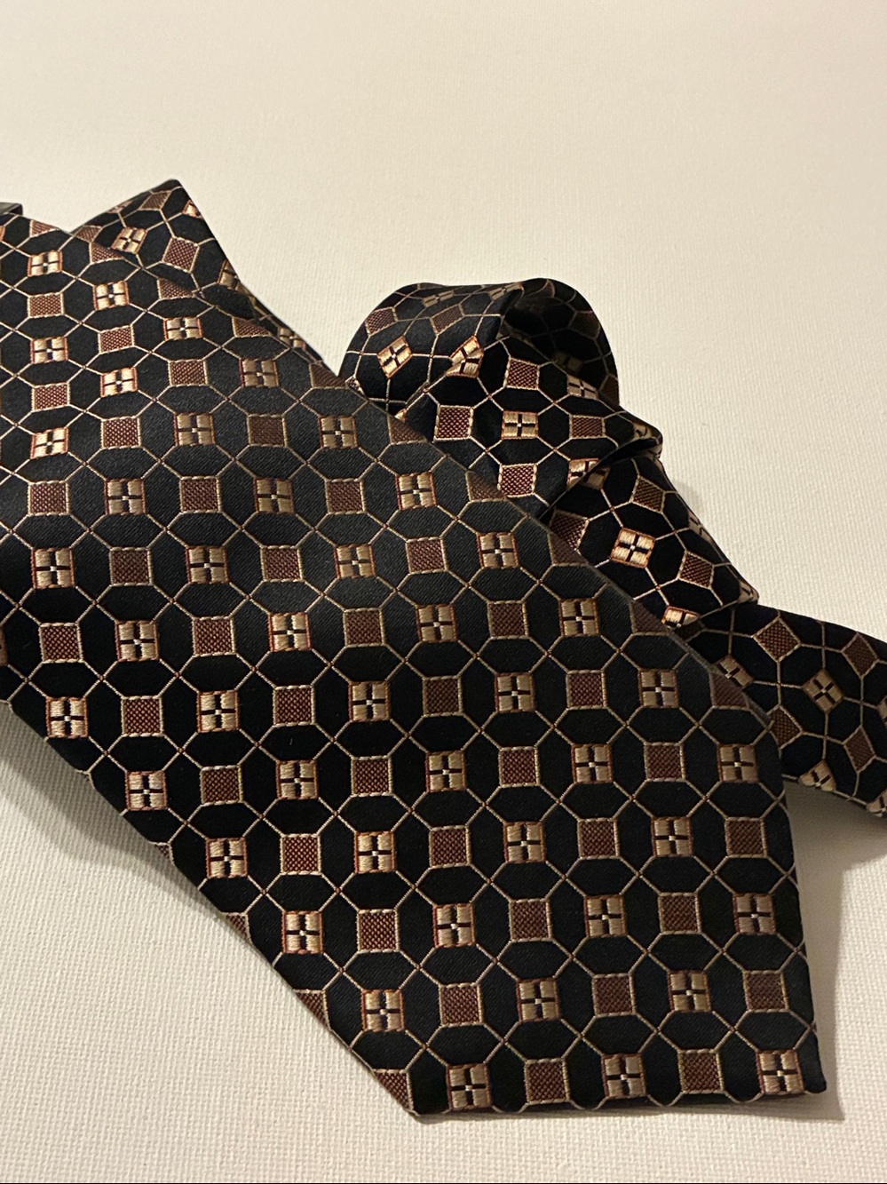 Sun River Men's Black Tie with Brown Geometric Pattern All Silk